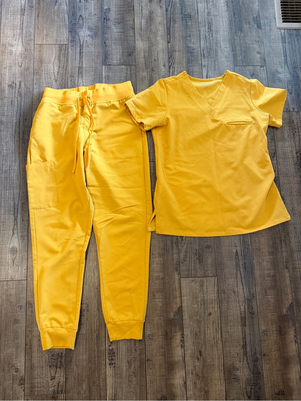 Mandala Scrubs V-Neck Top & Jogger Pants
